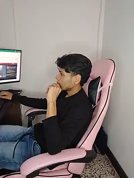 Alejandroo Montenegro online show from June 2, 9:38 pm