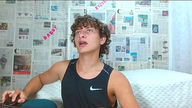 arielnoir6958 online show from January 31, 11:36 pm