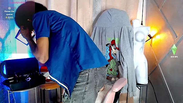 Walkers05 online show from March 31, 1:40 am