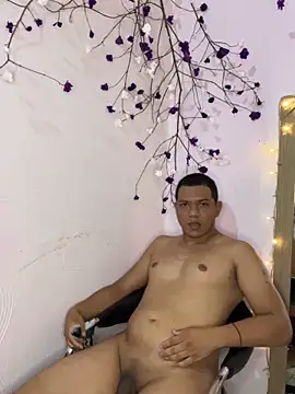 Loaisn online show from February 5, 1:12 am