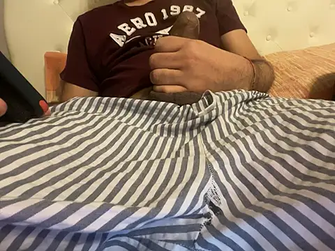 latinocalientehot online show from February 4, 9:54 pm