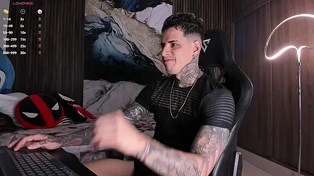 trisstann  online show from March 29, 5:02 pm