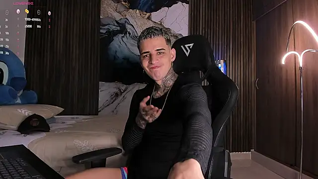 trisstann  online show from February 14, 4:46 pm