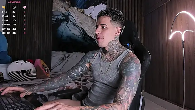 trisstann  online show from March 17, 4:42 pm