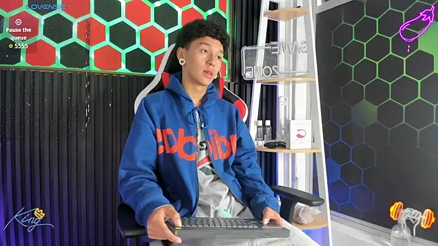 David Banks  online show from April 6, 12:28 pm