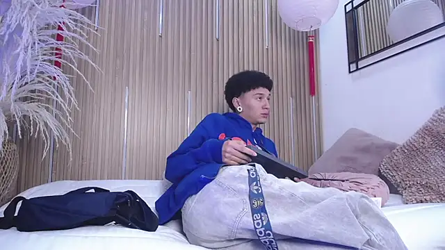 David Banks  online show from March 21, 12:20 pm