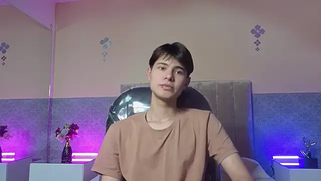 Derek Sinn online show from March 2, 8:05 pm