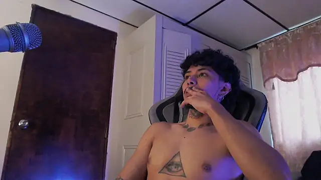 D3v1L88 online show from April 10, 6:59 pm