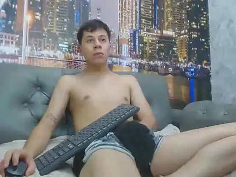 santiago xxxcol online show from March 31, 11:28 pm