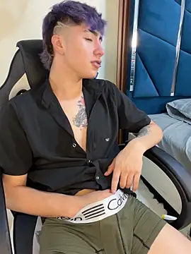 AlexanderCollman2 online show from February 4, 8:15 pm