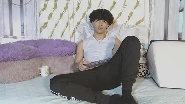 ian smith  online show from April 16, 11:43 am