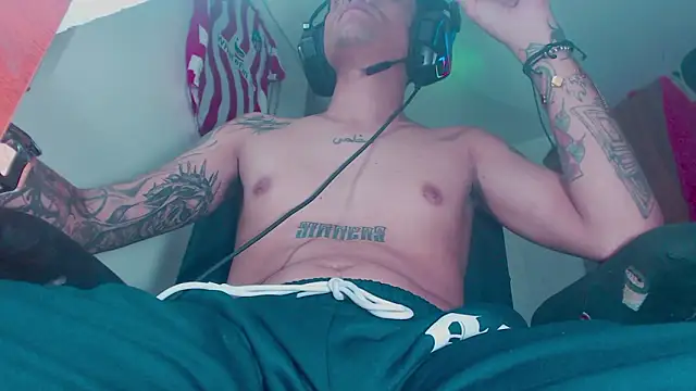 theskateboy online show from February 21, 8:15 am