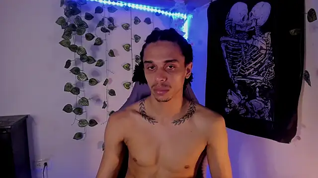 Aaron Hopper online show from February 8, 1:37 pm