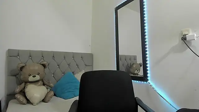  1DERECK online show from February 18, 12:25 pm