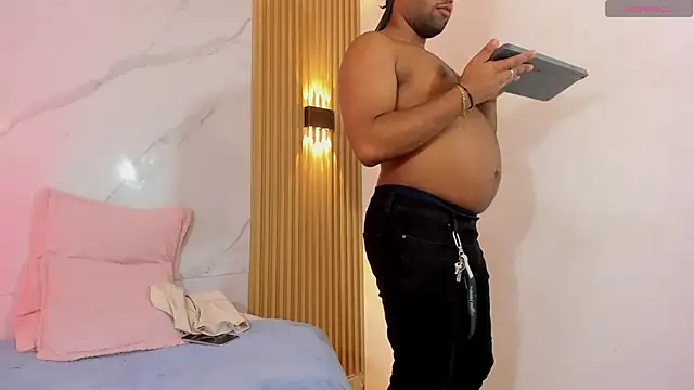 Jeus Stanley online show from April 19, 3:50 am