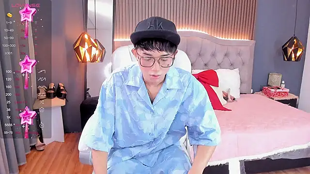 Noa 03 online show from May 27, 6:16 pm