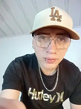 Emmanuel Lust online show from February 18, 12:03 pm