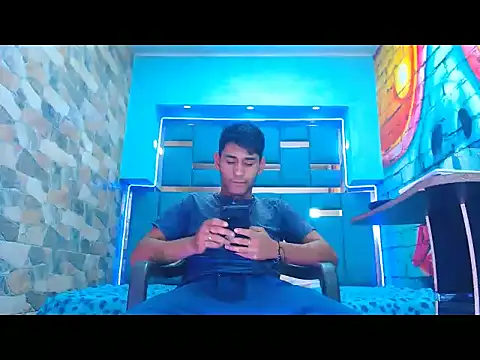 warmNoah online show from February 19, 3:25 am