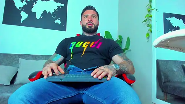 Alessrose online show from April 15, 9:04 pm