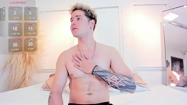 rayan linxx online show from April 1, 8:28 pm