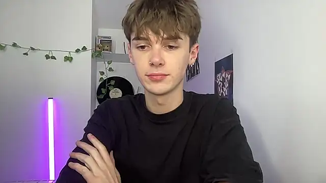 YourMilkyGuy online show from May 1, 4:09 pm