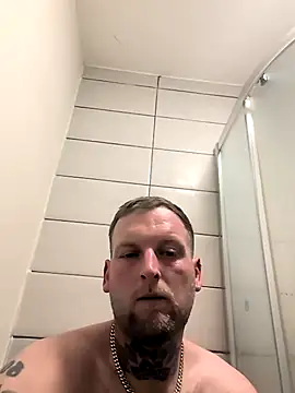 dave32000 online show from April 7, 10:32 pm