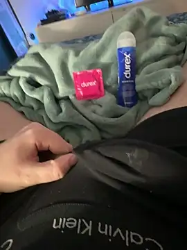 Thomascrtz online show from February 18, 9:45 pm