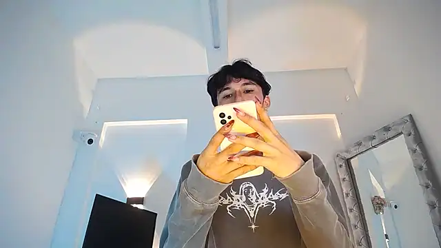 jullian ricci online show from April 15, 8:09 pm