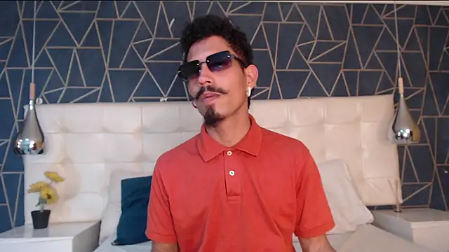 NoaahTylor online show from February 16, 7:56 pm