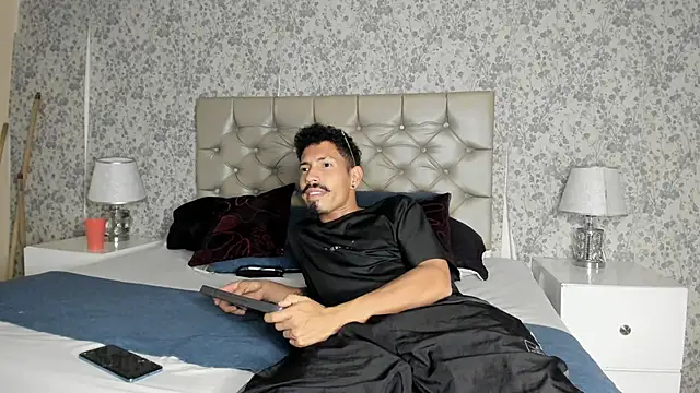 NoaahTylor online show from March 26, 9:19 pm