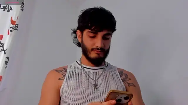 LovexJuxn8 online show from February 19, 7:43 pm