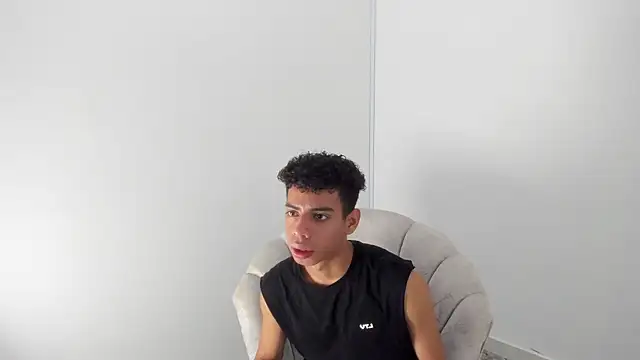 alexx cum18 online show from June 26, 1:57 pm