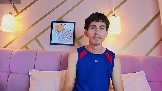 skinny jean  online show from March 3, 9:32 pm