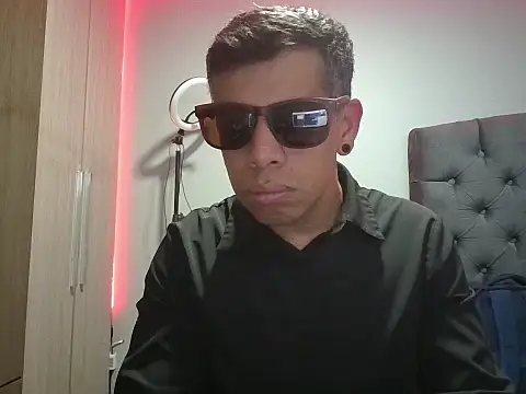 WILD BIGCOCK35 online show from February 24, 12:23 am