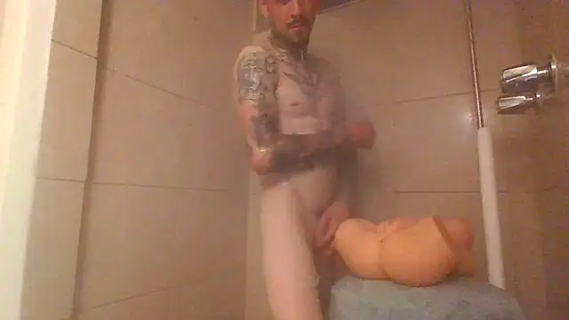 likeemilk online show from April 20, 7:11 am