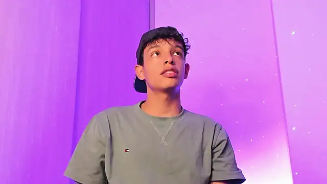 Maxfrost1 online show from March 3, 10:49 pm