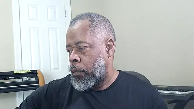 Cleozevo1961 online show from March 26, 4:11 pm