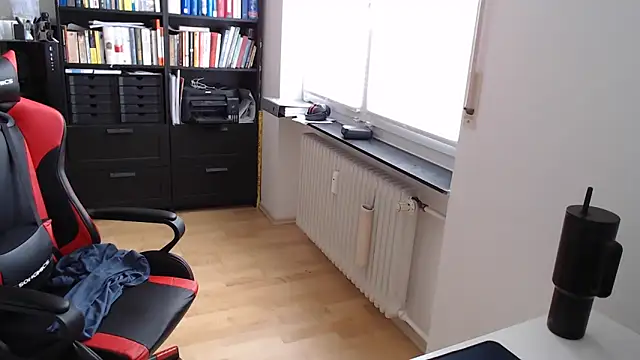 GlitzerGlitzer online show from February 24, 3:02 pm