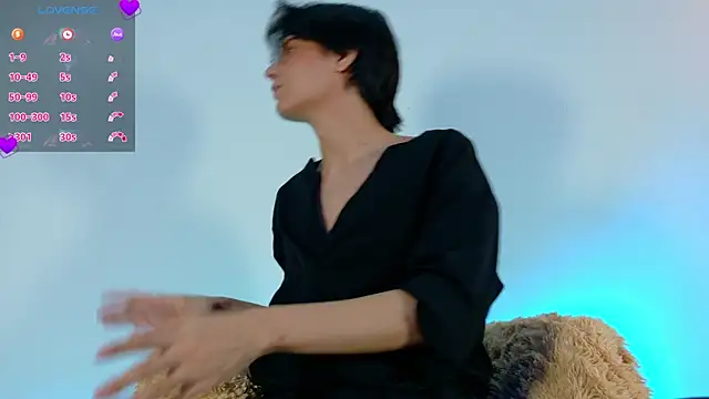 lui x dust online show from April 9, 3:26 am