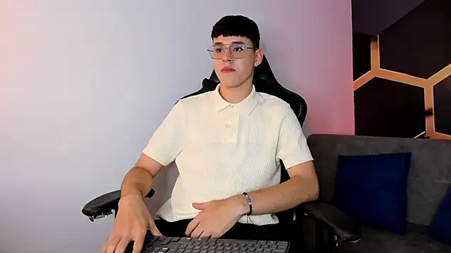 IanBlake  online show from March 2, 9:11 pm