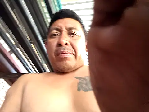 Emilis2347 online show from February 22, 11:28 pm