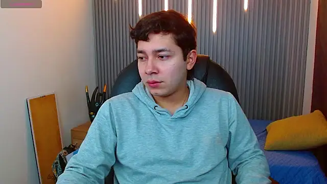 Julian Smith21 online show from March 27, 1:01 pm