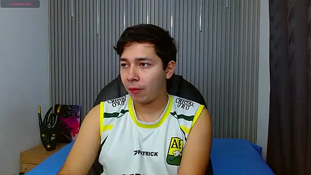 Julian Smith21 online show from April 6, 4:46 am