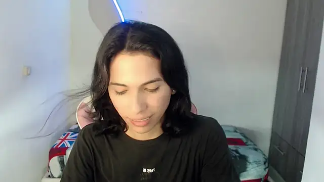 Larry craft online show from April 8, 9:23 pm