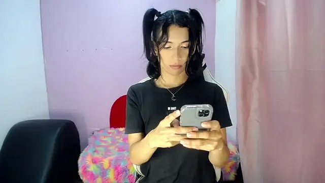 Larry craft online show from March 11, 8:49 pm