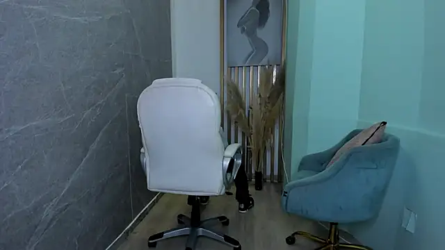 DylanRoyce  online show from March 24, 1:16 pm