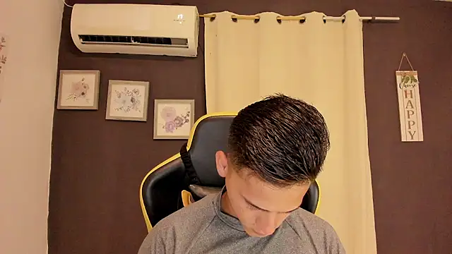 sexy andres01 online show from July 28, 9:25 pm