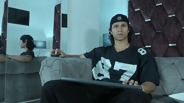 TonyBenedetti online show from March 28, 8:31 pm