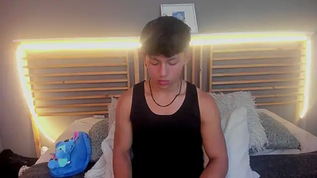 clark ken01 online show from March 16, 9:08 pm