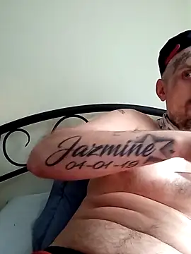 Viciouzz1 online show from April 16, 9:26 pm